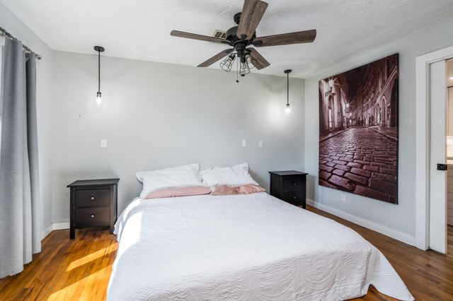 306 Baker Drive, Tomball, TX 77375