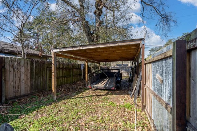 306 Baker Drive, Tomball, TX 77375