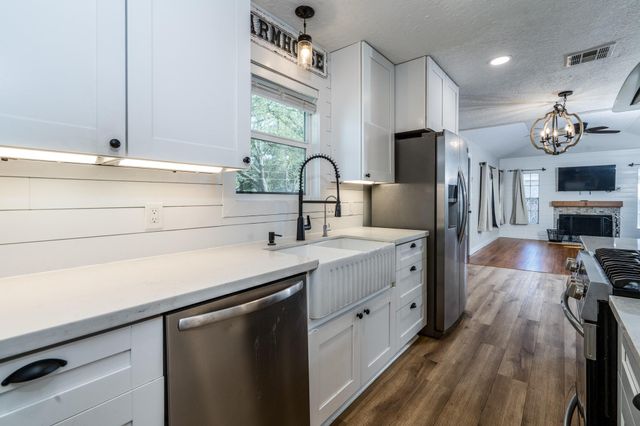 306 Baker Drive, Tomball, TX 77375