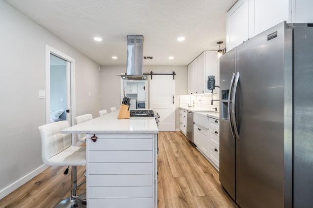 306 Baker Drive, Tomball, TX 77375