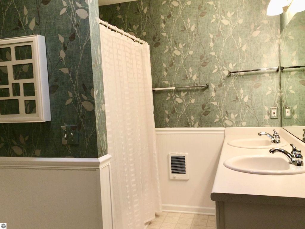 Image 19 of property listing at 1655 E Gaylord Street, Mt Pleasant, MI 48858