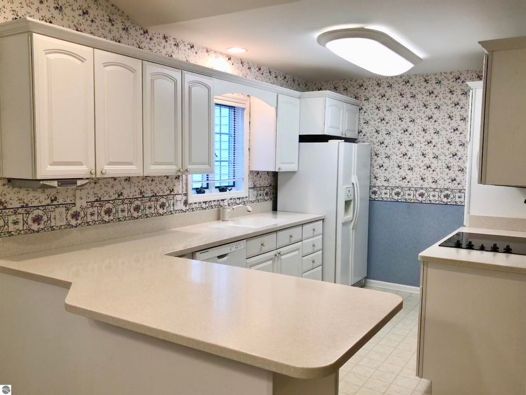 Image 2 of property listing at 1655 E Gaylord Street, Mt Pleasant, MI 48858