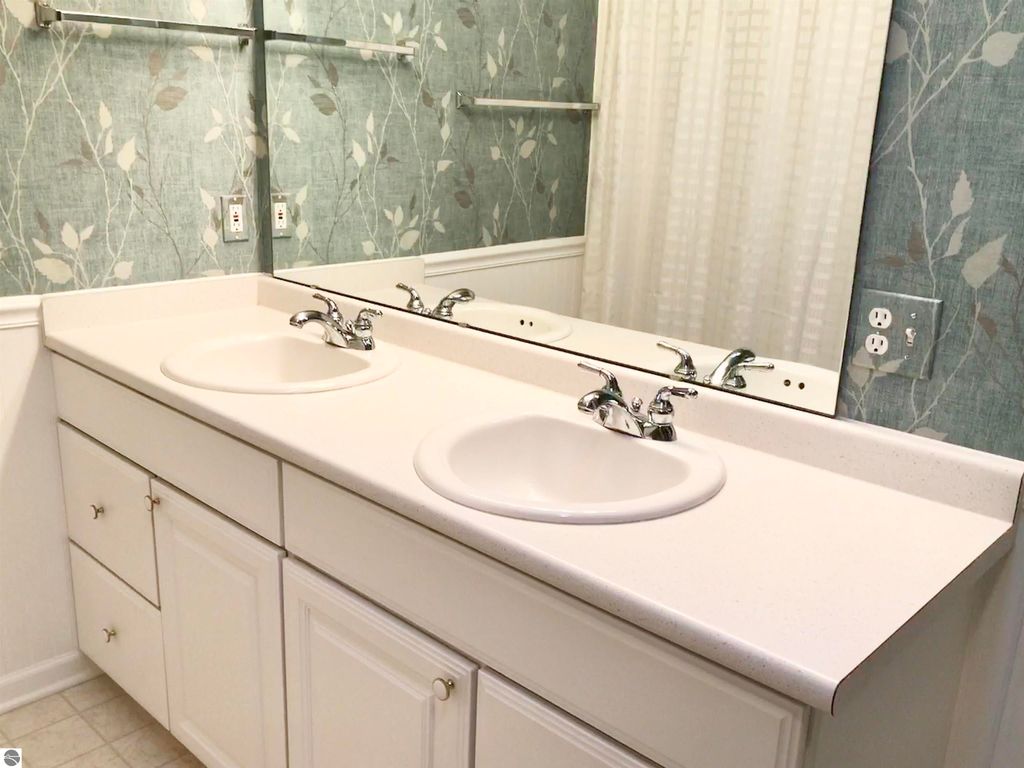 Image 21 of property listing at 1655 E Gaylord Street, Mt Pleasant, MI 48858