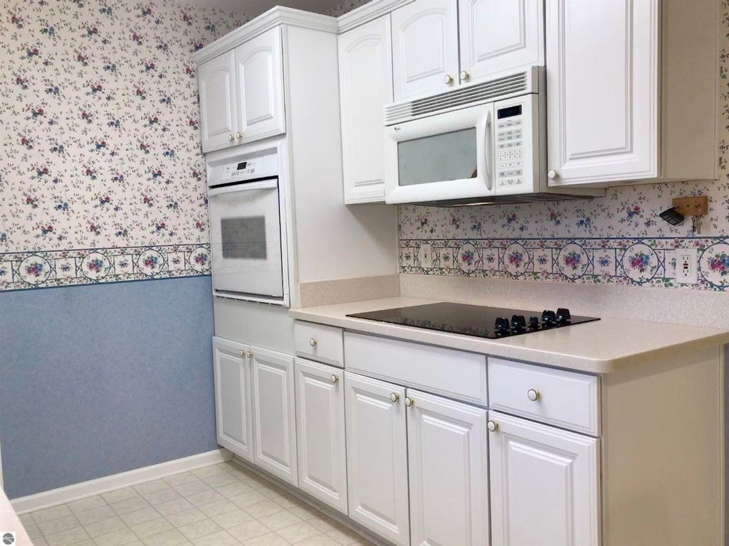 Image 4 of property listing at 1655 E Gaylord Street, Mt Pleasant, MI 48858