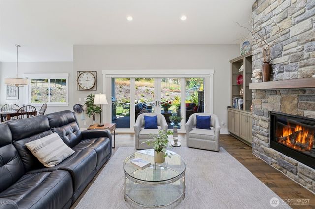1076 12th Avenue, Fox Island, WA 98333