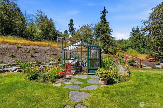 1076 12th Avenue, Fox Island, WA 98333