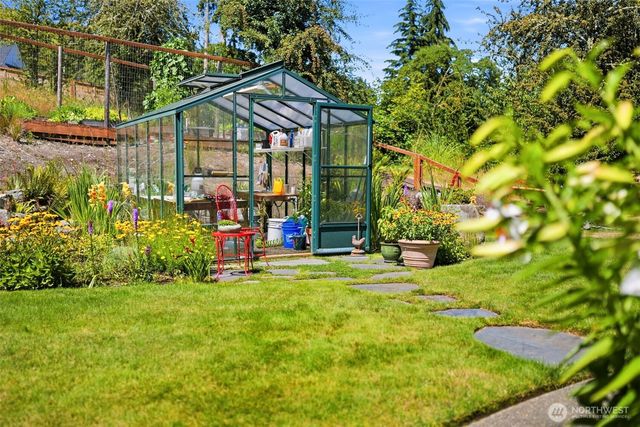 1076 12th Avenue, Fox Island, WA 98333