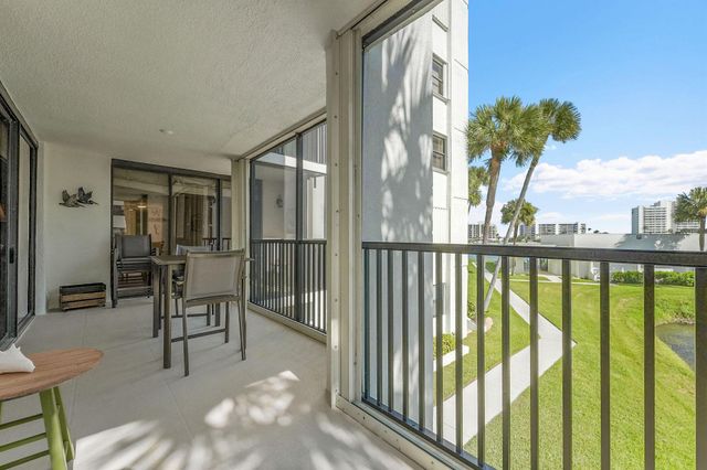 19800 Sandpointe Bay Drive 204, Tequesta, FL 33469