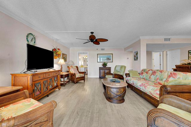 19800 Sandpointe Bay Drive 204, Tequesta, FL 33469