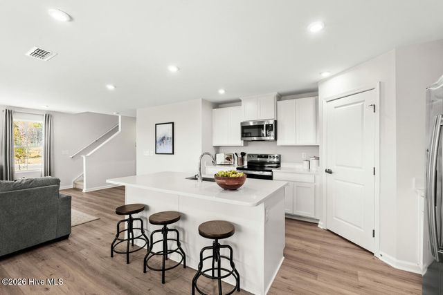 845 Haw Creek Avenue NE, Winnabow, NC 28479