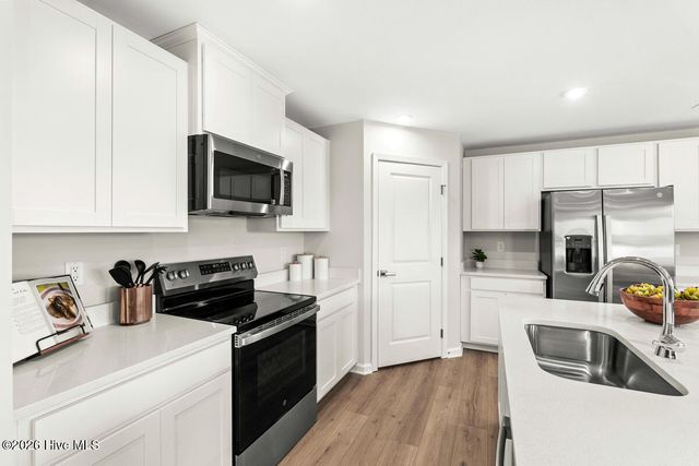 845 Haw Creek Avenue NE, Winnabow, NC 28479