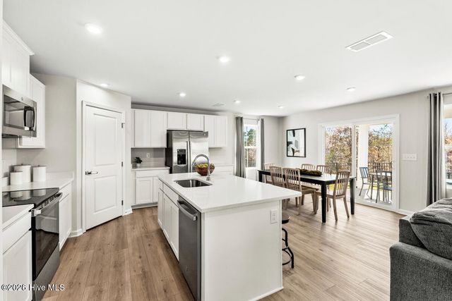 845 Haw Creek Avenue NE, Winnabow, NC 28479