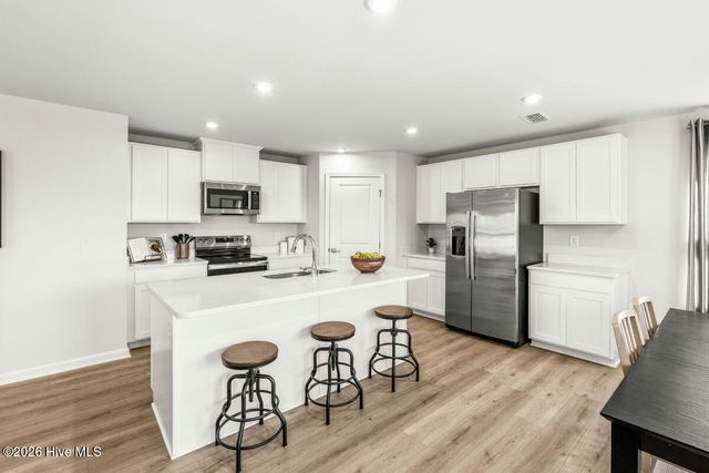 845 Haw Creek Avenue NE, Winnabow, NC 28479