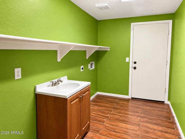 38564 N BEVERLY Avenue, San Tan Valley, AZ 85140
