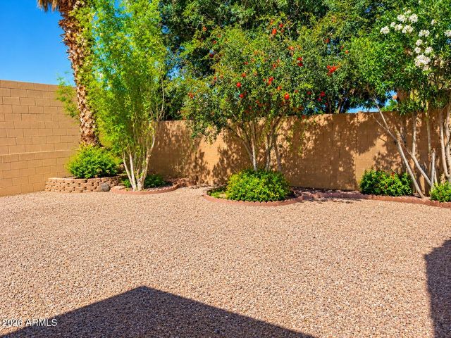 38564 N BEVERLY Avenue, San Tan Valley, AZ 85140