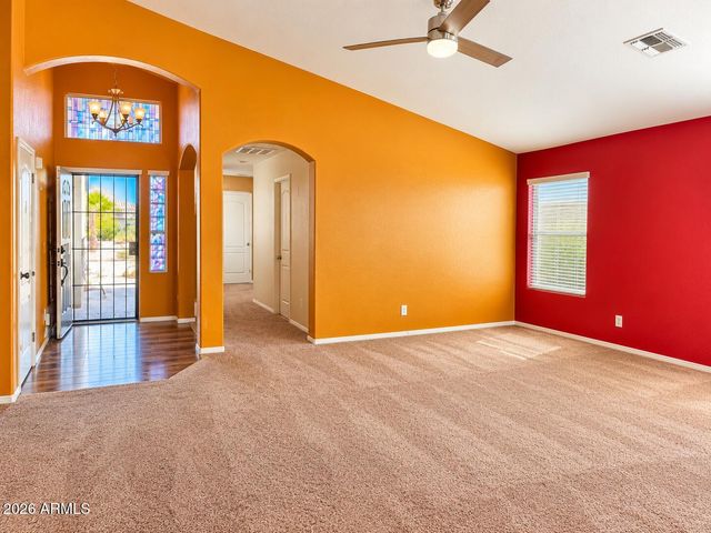 38564 N BEVERLY Avenue, San Tan Valley, AZ 85140