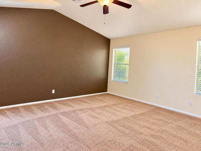38564 N BEVERLY Avenue, San Tan Valley, AZ 85140