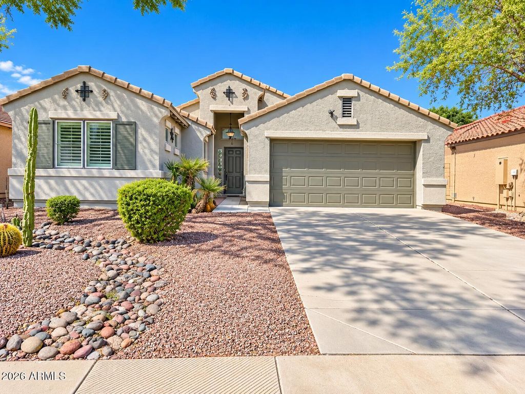 38564 N BEVERLY Avenue, San Tan Valley, AZ 85140