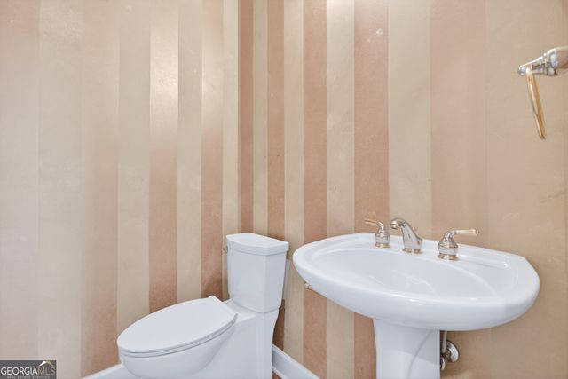 5395 Harbury Lane, Suwanee, GA 30024