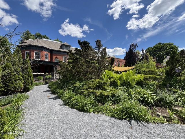 72 Union Avenue, Saratoga Springs, NY 12866