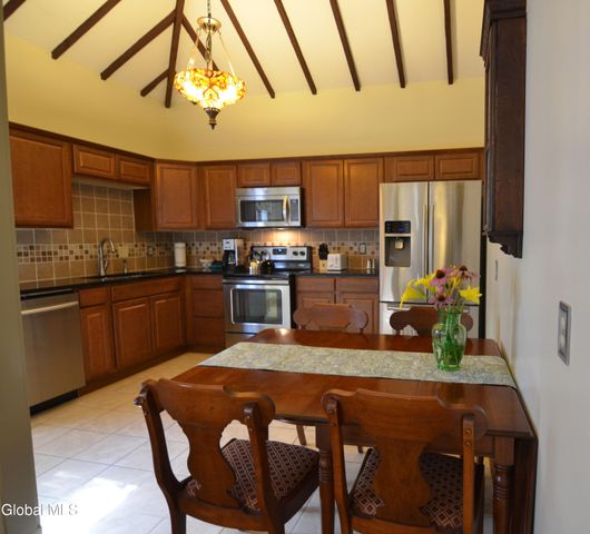 72 Union Avenue, Saratoga Springs, NY 12866