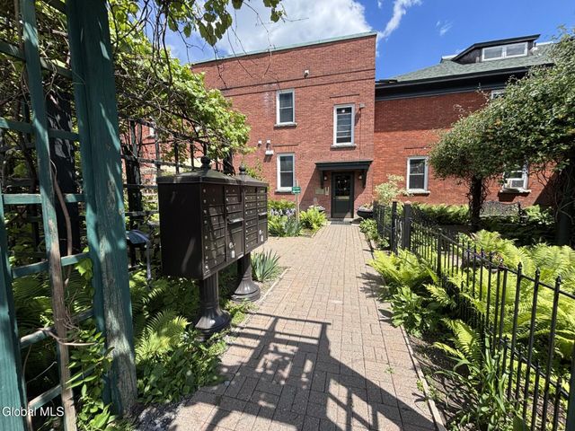 72 Union Avenue, Saratoga Springs, NY 12866
