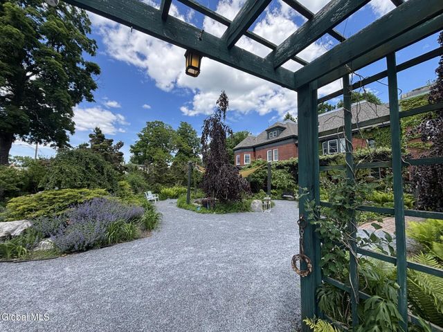 72 Union Avenue, Saratoga Springs, NY 12866