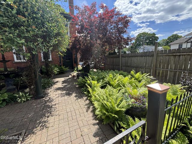 72 Union Avenue, Saratoga Springs, NY 12866