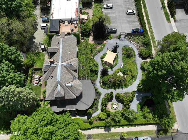 72 Union Avenue, Saratoga Springs, NY 12866