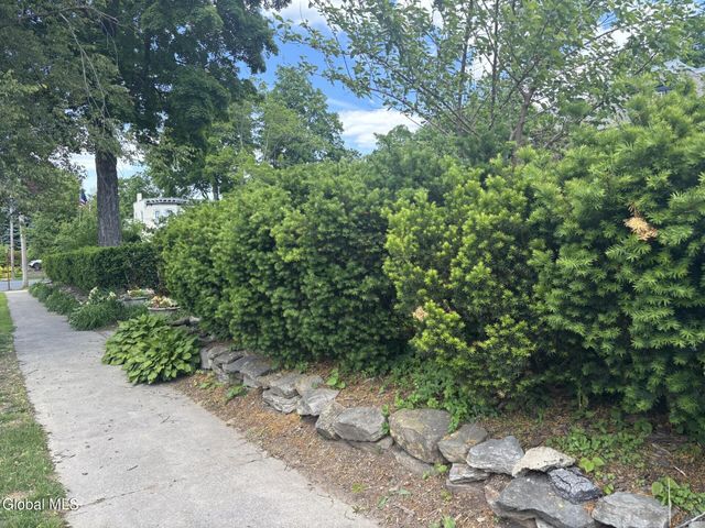 72 Union Avenue, Saratoga Springs, NY 12866