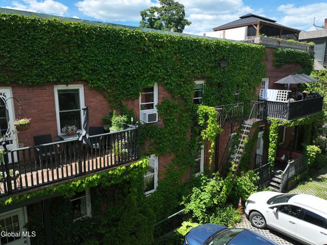 72 Union Avenue, Saratoga Springs, NY 12866