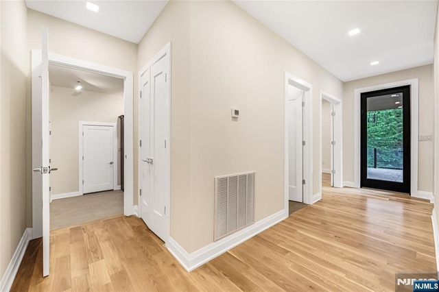 10 Big Ramapo Road, Saddle River, NJ 07458