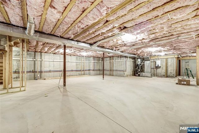 10 Big Ramapo Road, Saddle River, NJ 07458