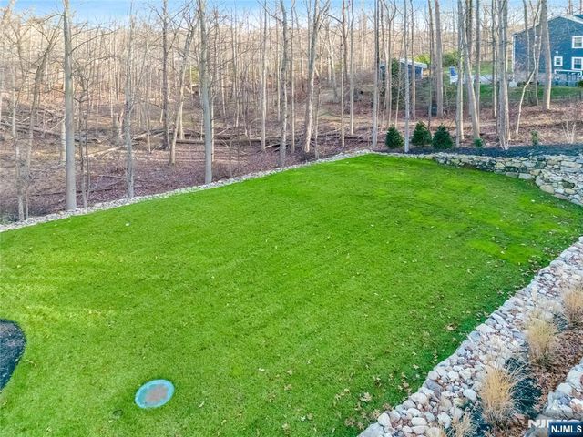 10 Big Ramapo Road, Saddle River, NJ 07458