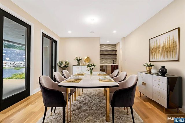 10 Big Ramapo Road, Saddle River, NJ 07458