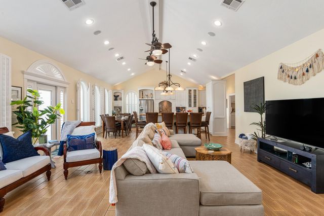 2319 Trinidad Drive, Crystal Beach, TX 77650