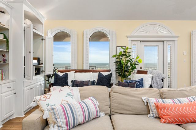 2319 Trinidad Drive, Crystal Beach, TX 77650
