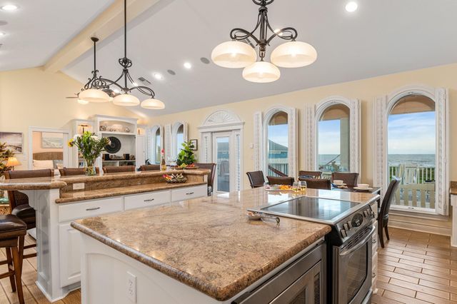 2319 Trinidad Drive, Crystal Beach, TX 77650