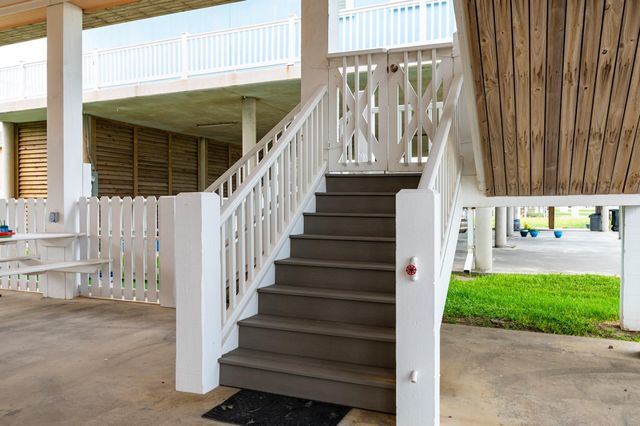2319 Trinidad Drive, Crystal Beach, TX 77650