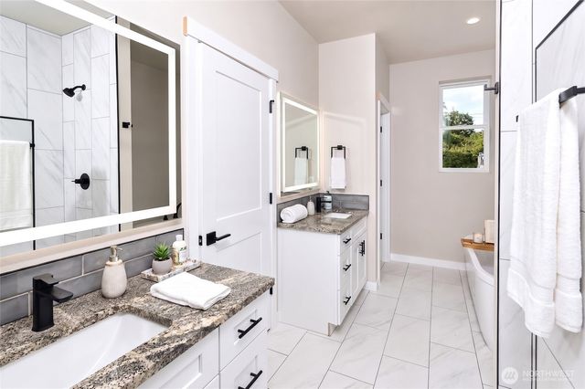 2427 Cambridge Court, Langley, WA 98260