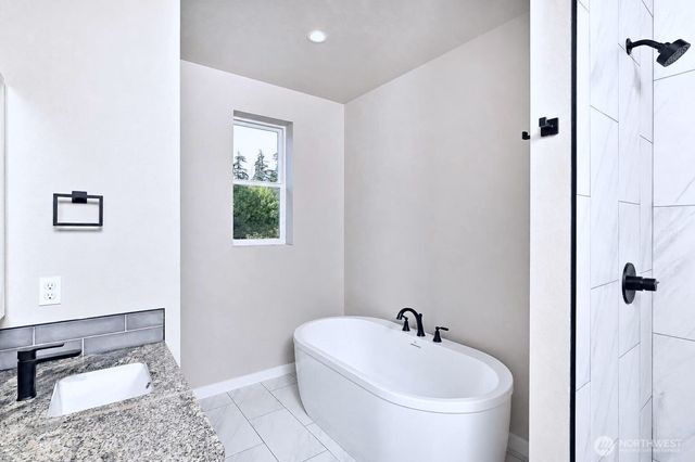 2427 Cambridge Court, Langley, WA 98260