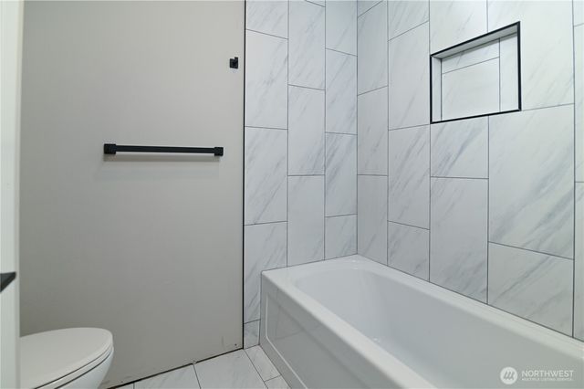 2427 Cambridge Court, Langley, WA 98260