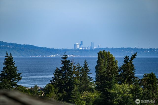 2427 Cambridge Court, Langley, WA 98260
