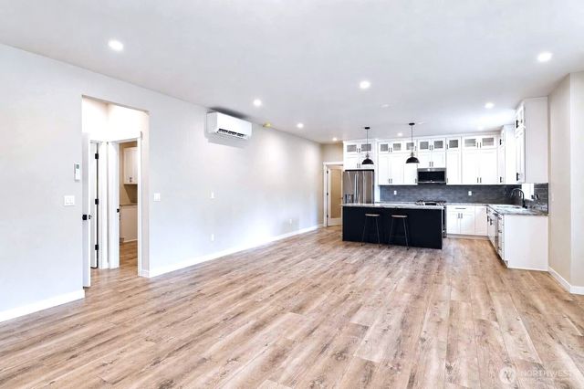 2427 Cambridge Court, Langley, WA 98260