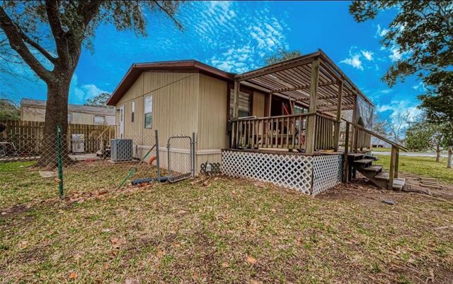 1201 Pampas Lane, League City, TX 77573