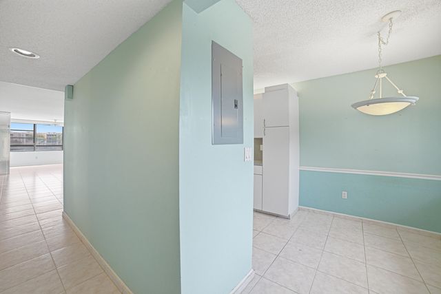 10442 E Clairmont Circle 204, Tamarac, FL 33321