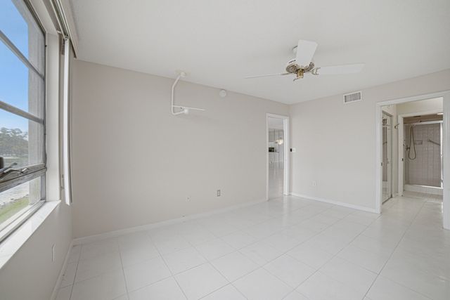 10442 E Clairmont Circle 204, Tamarac, FL 33321