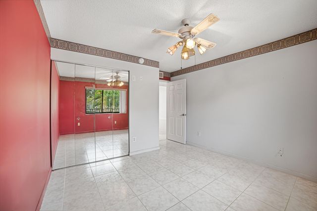 10442 E Clairmont Circle 204, Tamarac, FL 33321