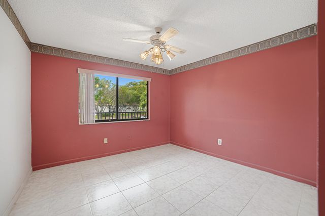 10442 E Clairmont Circle 204, Tamarac, FL 33321