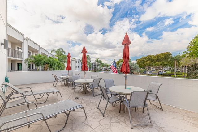 10442 E Clairmont Circle 204, Tamarac, FL 33321